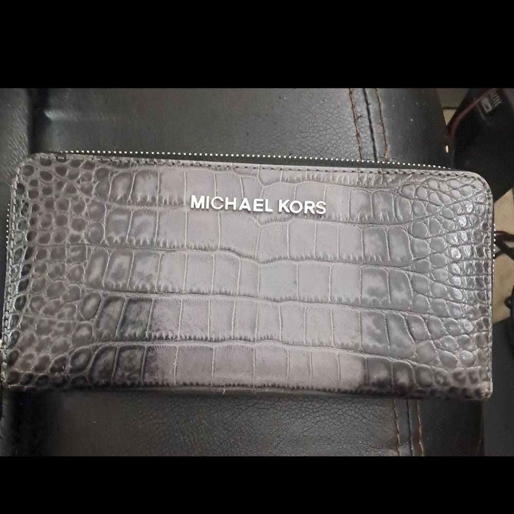 Michael Kors Gray Croc-Embossed Key & Card Holder